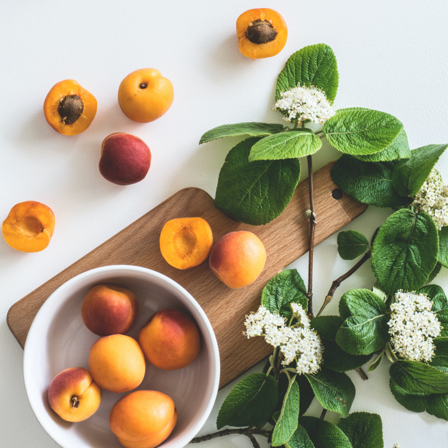 produits de saison en juin : abricots menthe